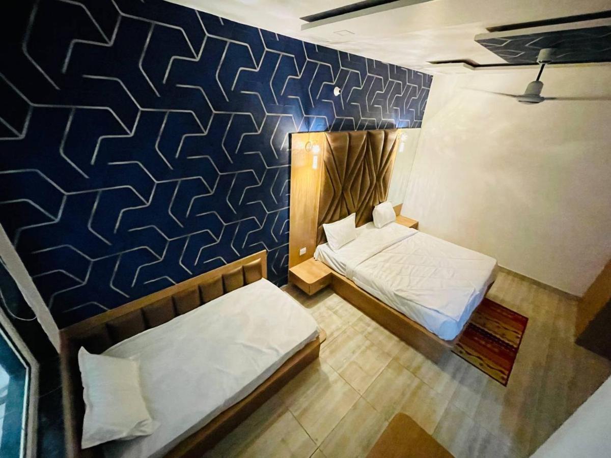 Hotel B P Emerald Matura Exterior foto